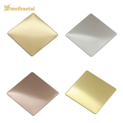 Zandgeblazen zilvergoud PVD-gecoat 0,75 mm decoratief roestvrij staalplaat voor wandpanelen
