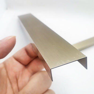 304 roestvrij staal U-profiel tegel trim met 0,65 mm dikte en PVD kleur coating