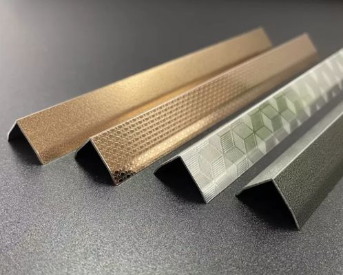 L-tegel van 304 roestvrij staal met V-groove rand voor muur en vloer met een lengte van 2438 mm