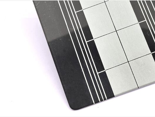 Graad 201 gegraveerd roestvrij staalplaat met 70 micron PVC-film en 1219x3048 mm Grootte voor decoratieve toepassingen