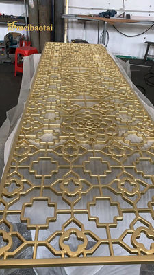 Goede prijs 30 mm dikke laser-PVC-folie metalen kamerverdeler met aangepaste afmetingen voor hotel en thuis online